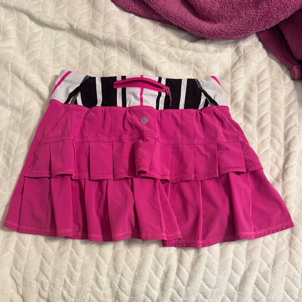 Lululemon pace rival skirt in hot pink size 2 excellent condition regular length